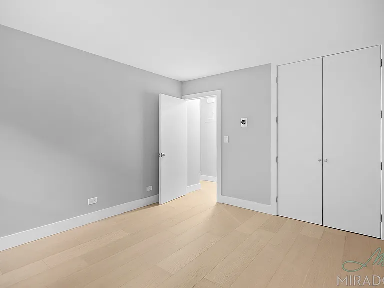 330 E 39th St #10R — Photo 12