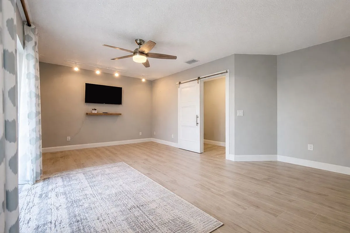 3 bed, 3.5 bath, 2080 sqft, $3,500 — Photo 4