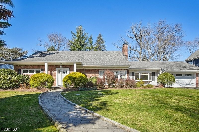 1st image of 179 Northwoods Dr