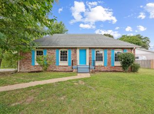 1219 5th Ave W, Springfield, TN 37172