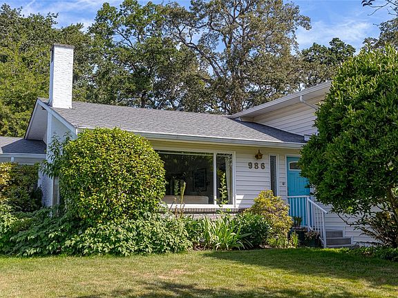 4th image of 986 Lucas Ave
