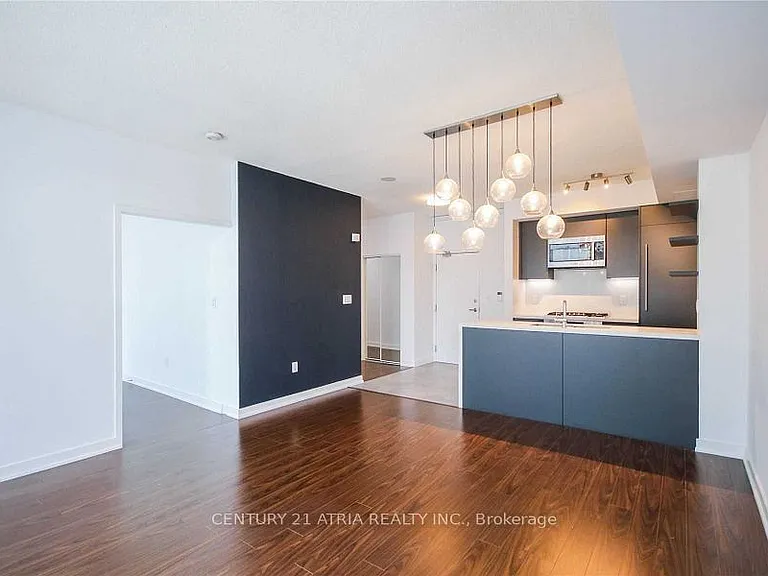 9 Spadina Ave #618 — Photo 5