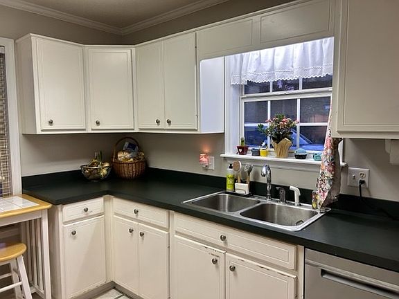 5th image of 813 Lemaka Dr