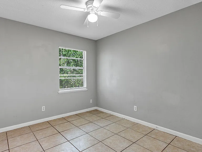 3990 SE 17th Ct — Photo 24