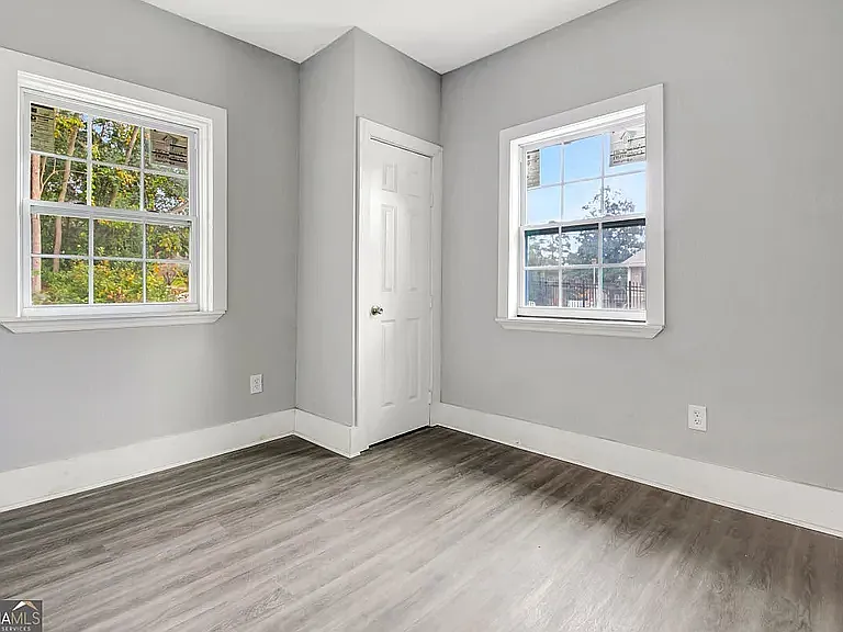 452 Forest Ave — Photo 10