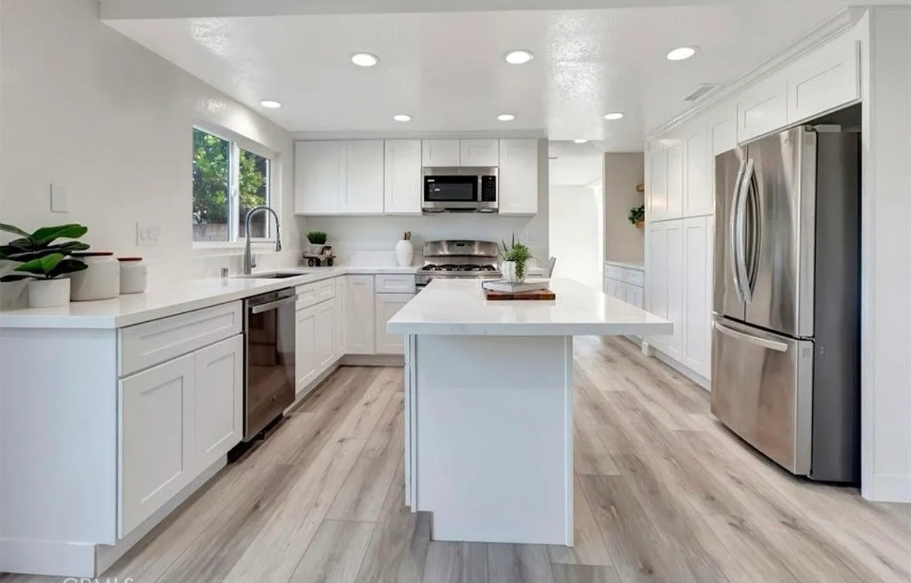 258 S Raspberry Ln — Photo 3