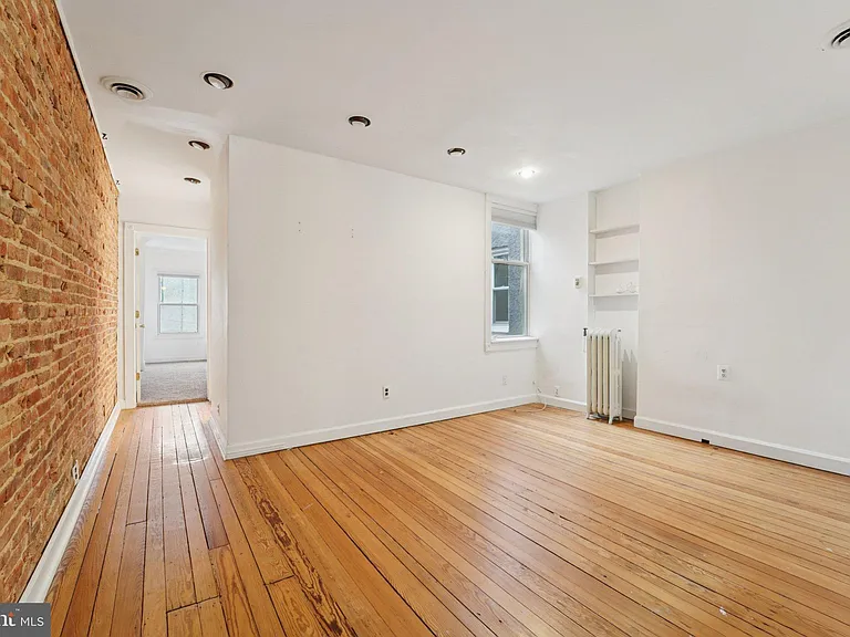 2206 E Baltimore St — Photo 20