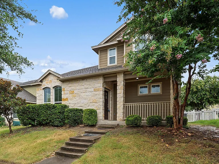 1613 Corn Hill Ln — Photo 2