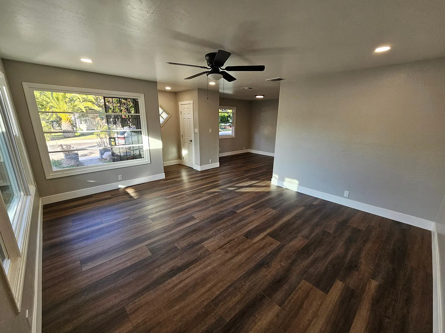 2 bed, 1075 sqft, $2,035 — Photo 2