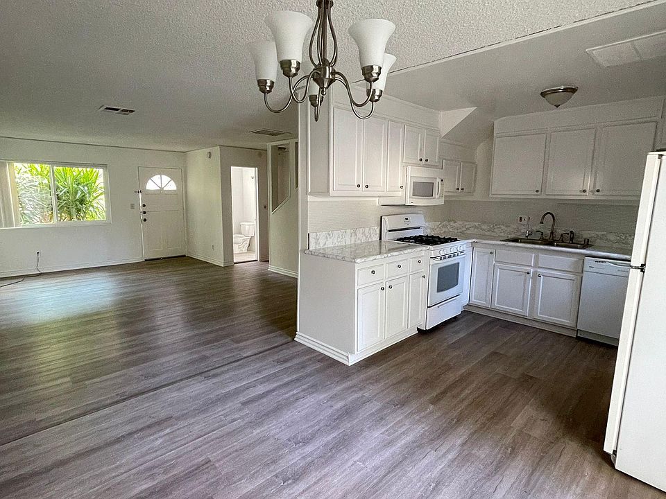 1st image of 17077 Roscoe Blvd Unit 8