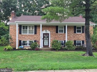 526 Williamsburg Ln, Odenton, MD