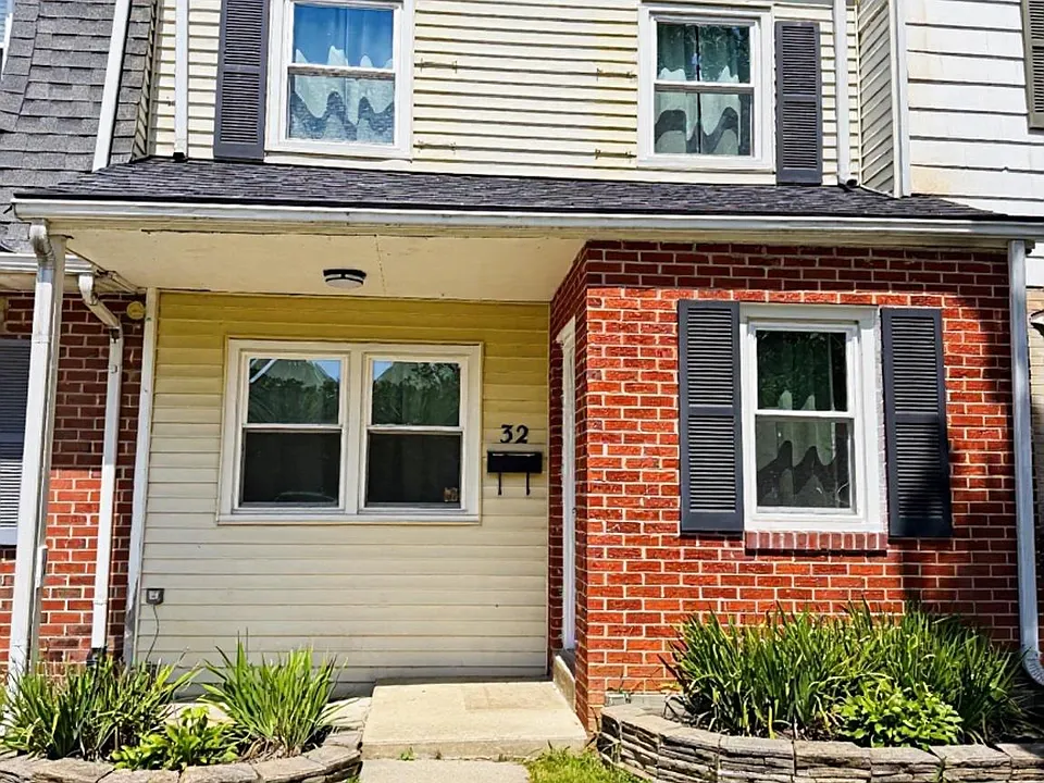 32 Ethan Allen Ct