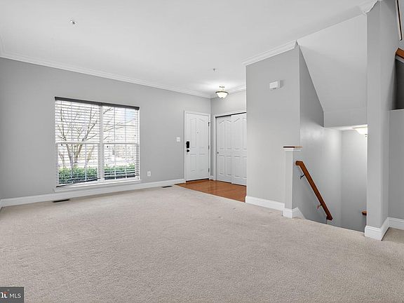 3rd image of 627 Berwick Ct