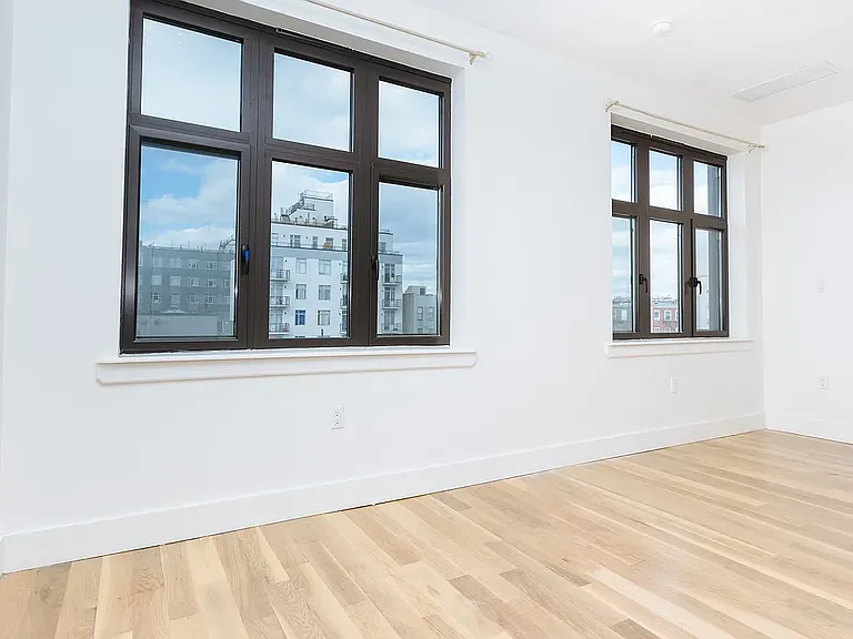818 Lexington Ave #3S — Photo 8