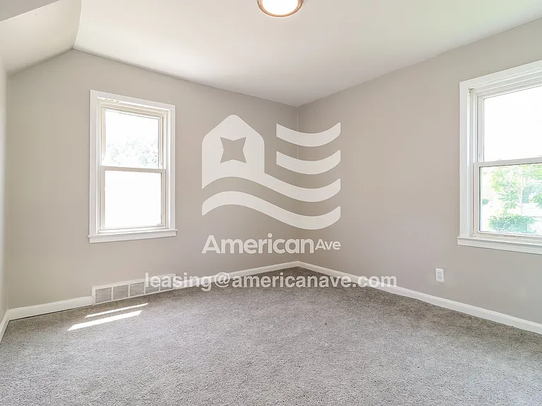 1477572_007_main_bedroom_8.jpg