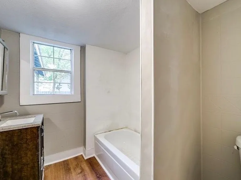 406 N San Marcos St — Photo 9