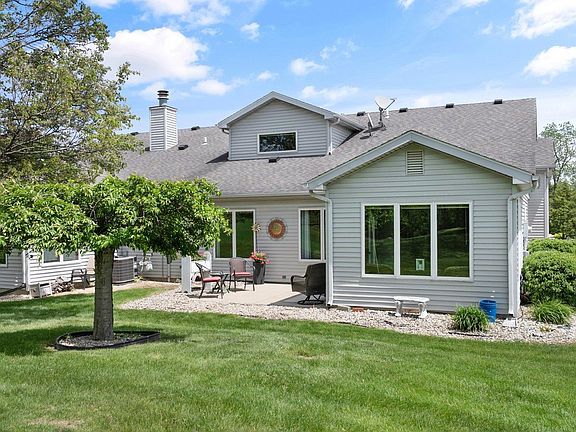 3rd image of 1725 E Inverness Cir