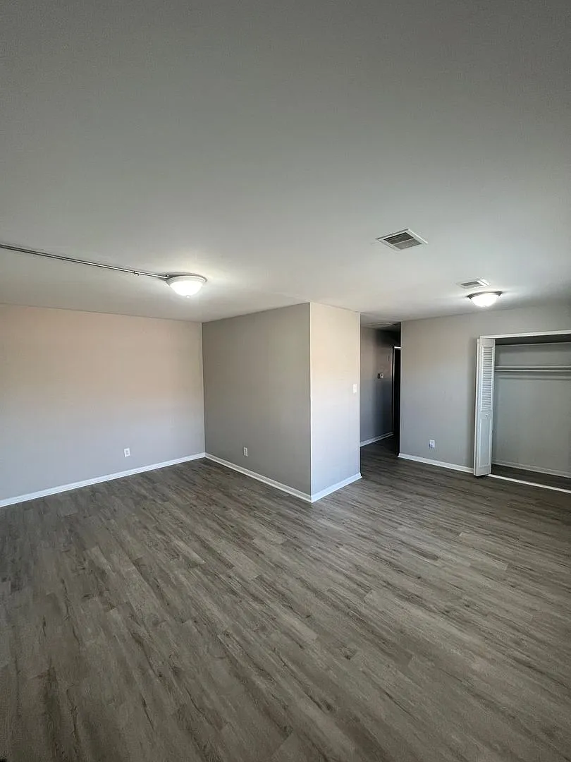 1-Bed/1-Bath | Lexington Apartment for Rent | 2339 Harrodsburg Road — Photo 3
