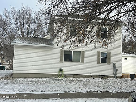 5th image of 101 5th Ave NE