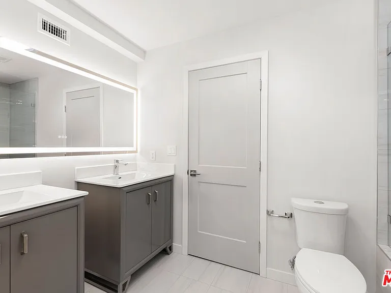 849 N Alta Vista Blvd #1 — Photo 18