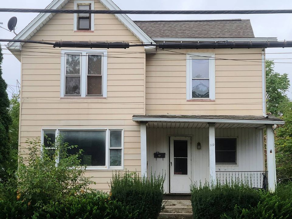 2nd image of 669 3rd St SE