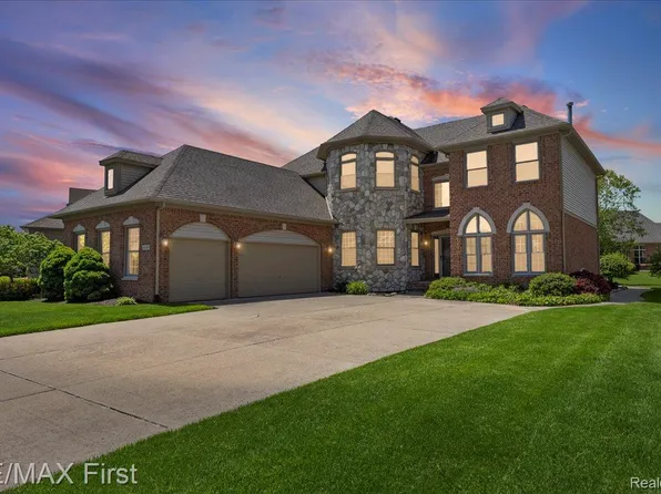 48241 Century Dr, Macomb, MI 48044
