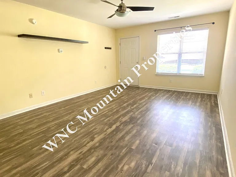128 Old Salem Ct — Photo 6