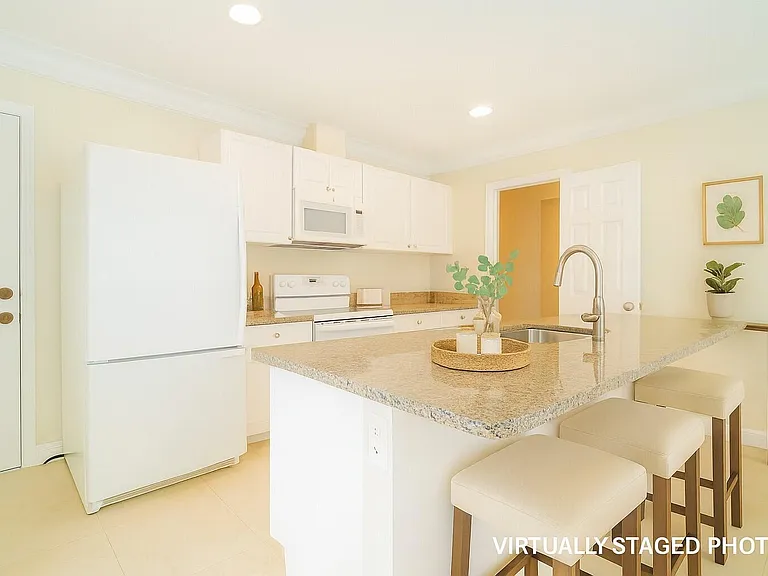 6410 N Dixie Hwy — Photo 5