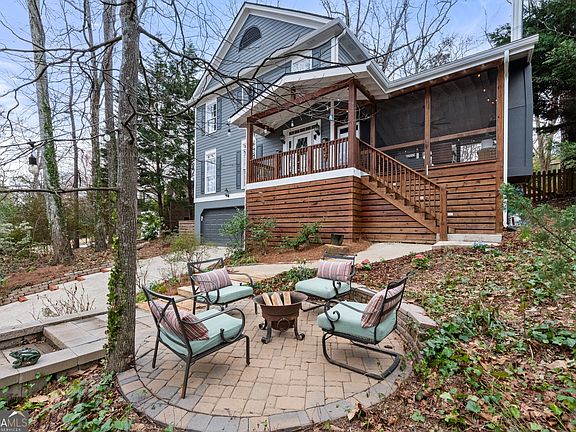 2nd image of 536 Oakview Rd