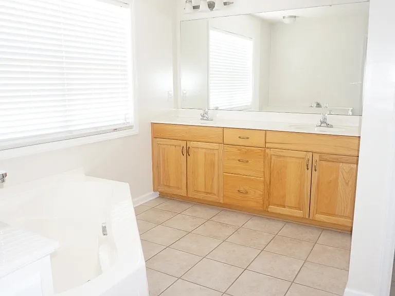 87 Arlington Dr — Photo 32