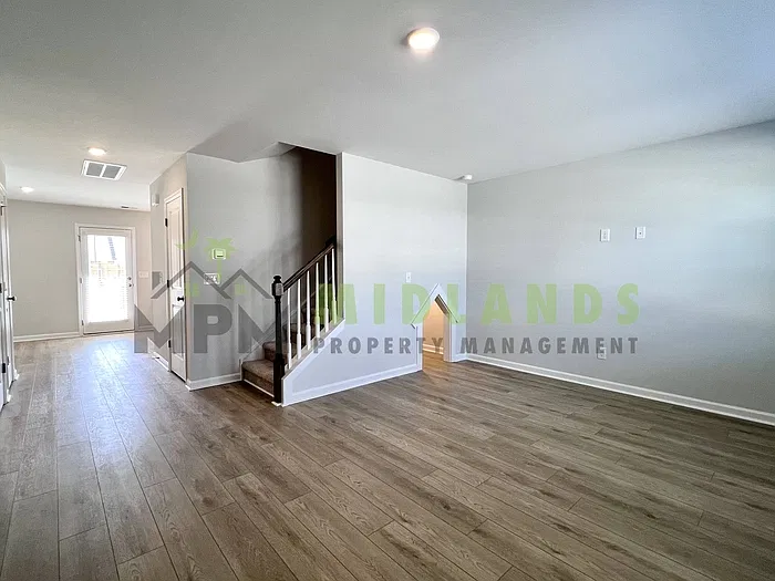 3 bed, 2.5 bath, 1288 sqft, $1,899 — Photo 4