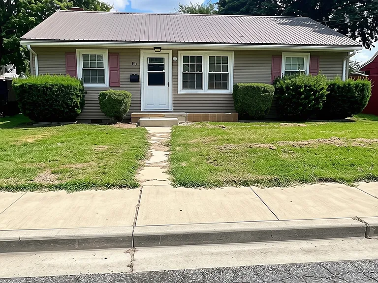 815 Spring Ave — Photo 1