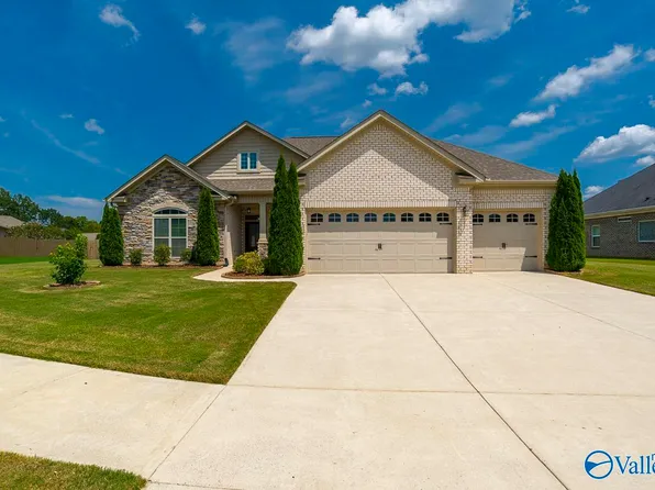 7613 Summerdawn Dr SE, Owens Cross Roads, AL 35763