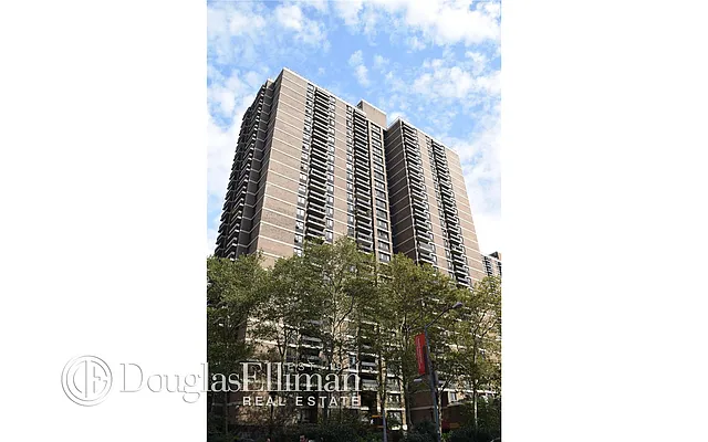 Sold by Douglas Elliman | media 14