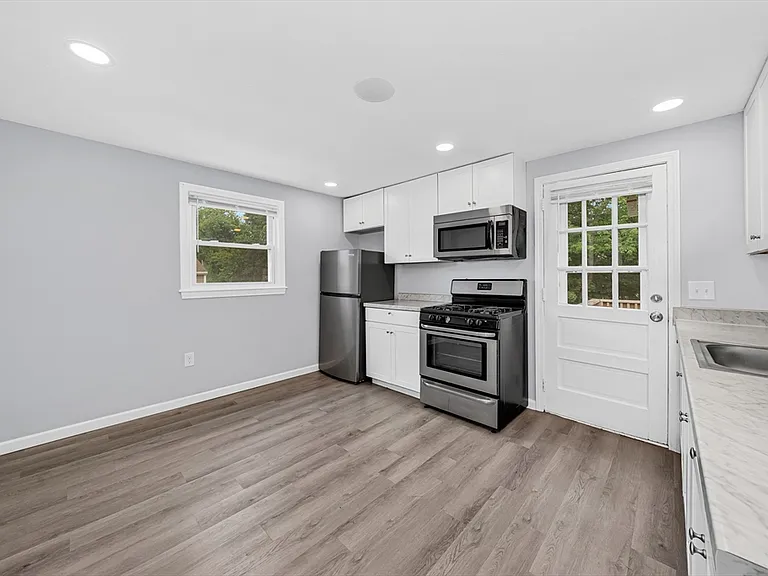 62 Hollis St #62 — Photo 2