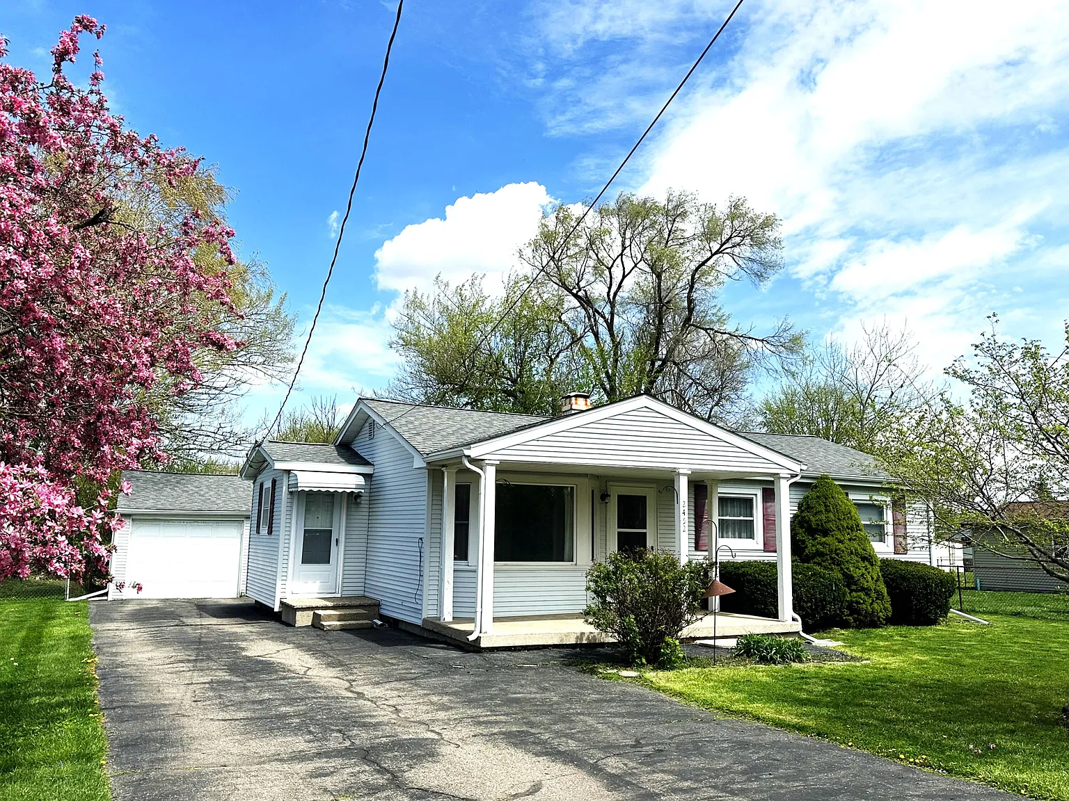 2452 Sue Ann Ln photo 1