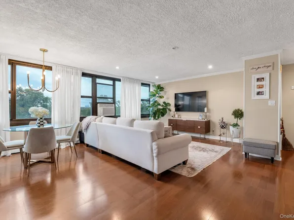 10-24 166 St. Street #7C, Beechhurst, NY 11357