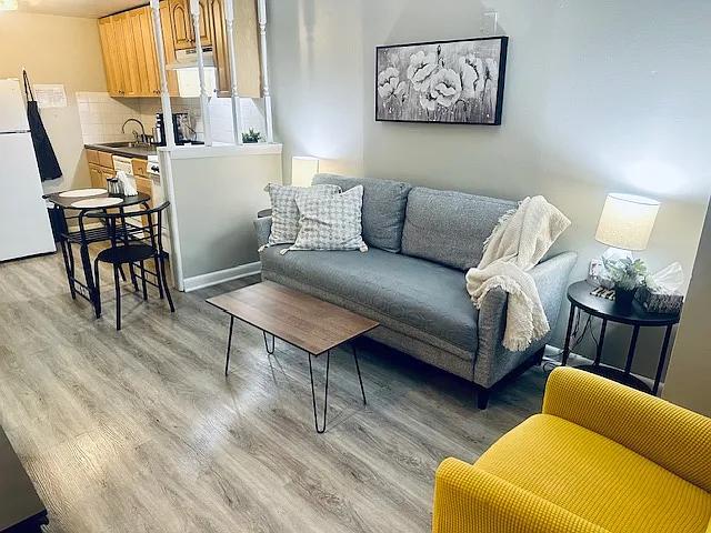 1 bed, 560 sqft, $1,650 — Photo 2