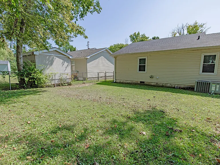 857 Heritage Cir — Photo 33