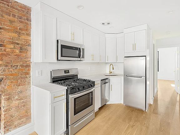 3rd image of 170 Herkimer St #1
