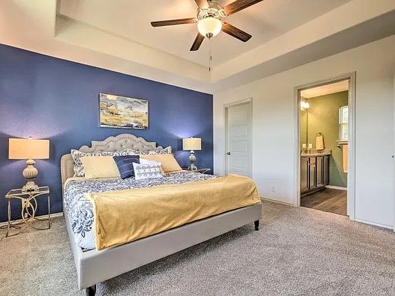 3rd image of 2215 Grandview Frst