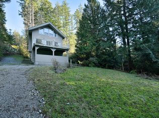8650 Redrooffs Rd, Sunshine Coast, BC V7Z 1E7