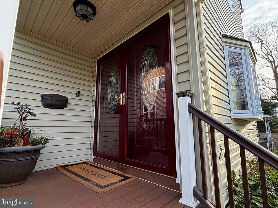 1st image of 221 Central Ave