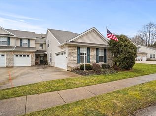 102 Falls River Dr, Munroe Falls, OH 44262