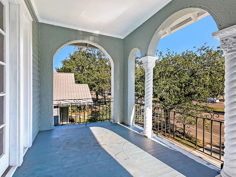 2510 S Carrollton Ave — Photo 1