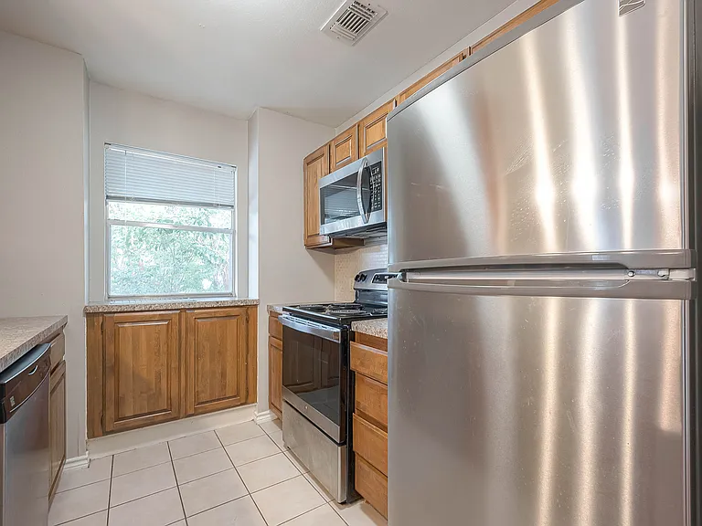 2404 Sycamore Ave #C-1 — Photo 25