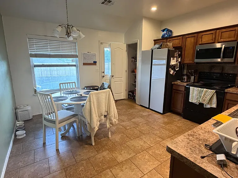 8032 Erryn Ln — Photo 10
