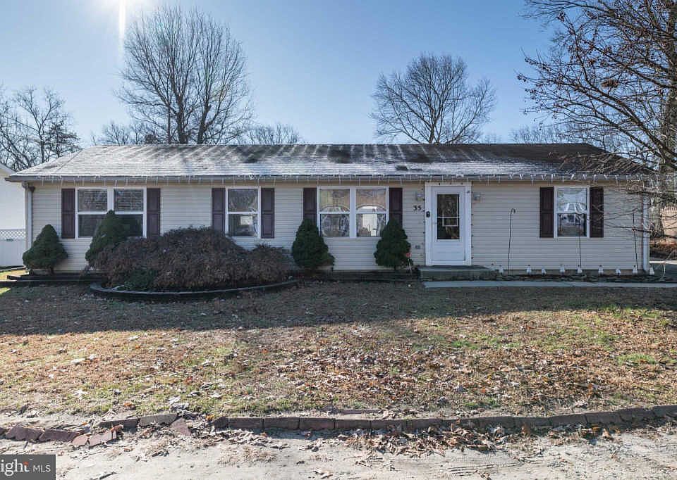 1st image of 35 Clover St