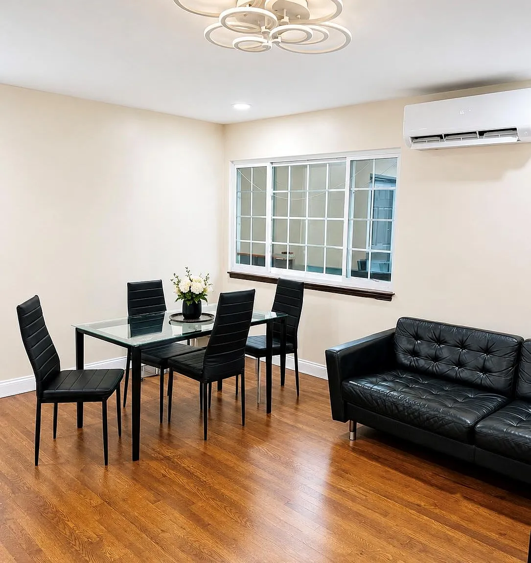 3 bed, 1.0 bath, 1978 sqft, $3,200 — Photo 3