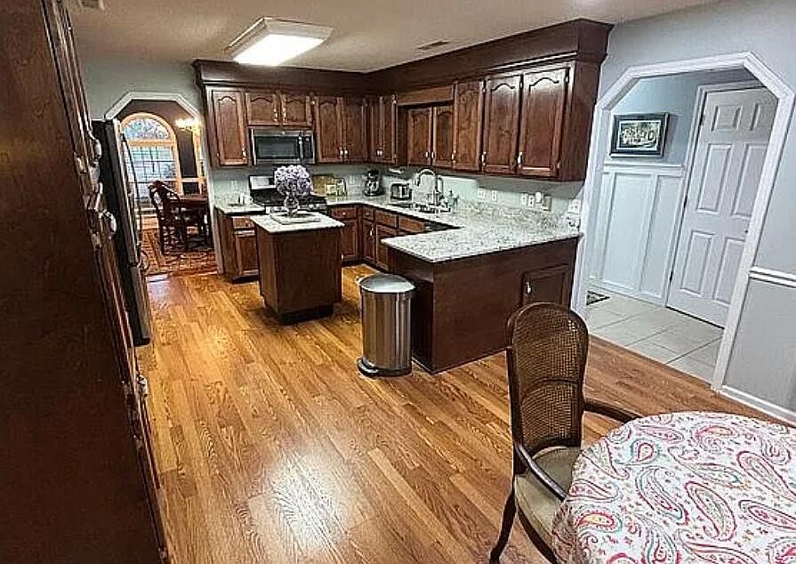 2nd image of 1258 Sportsman Dr